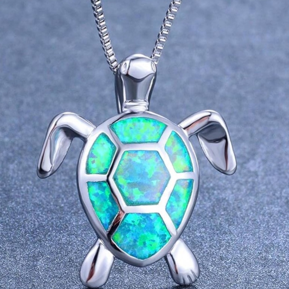 Silver and Green Turtle Necklace - Picture 2 of 3